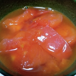 ごま油が香ばしいトマトだけの鶏がらスープ♡